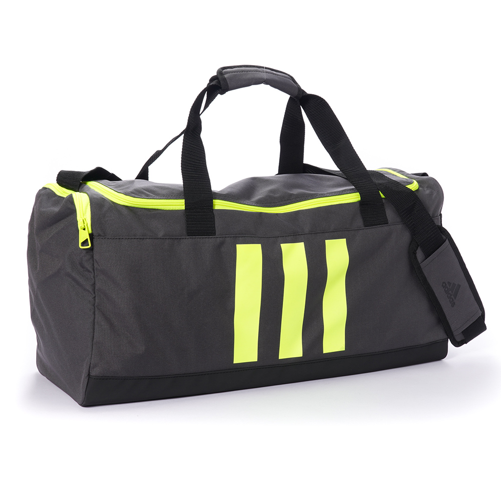 adidas 愛迪達】3S DUFFLE M 圓筒包健身包斜背兩用提袋(GN2047) - momo購物網