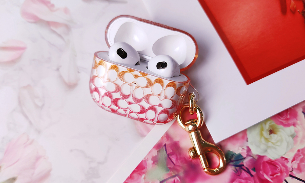 COACH】AirPods Pro 2 Boutique Case Classic Khaki Big C - Shop COACH Fashion  Tech Headphones & Earbuds Storage - Pinkoi