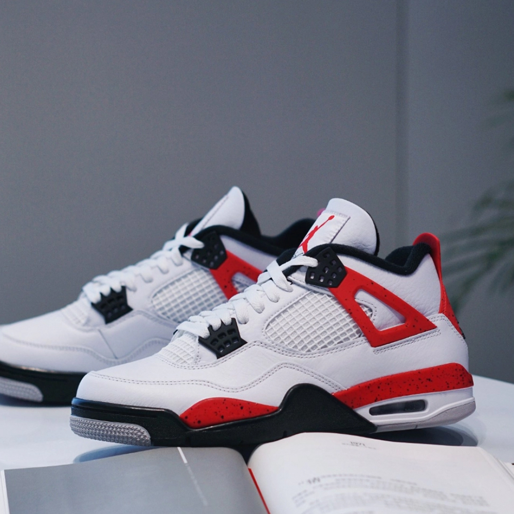 NIKE 耐吉 Air Jordan 4 Red Cemen