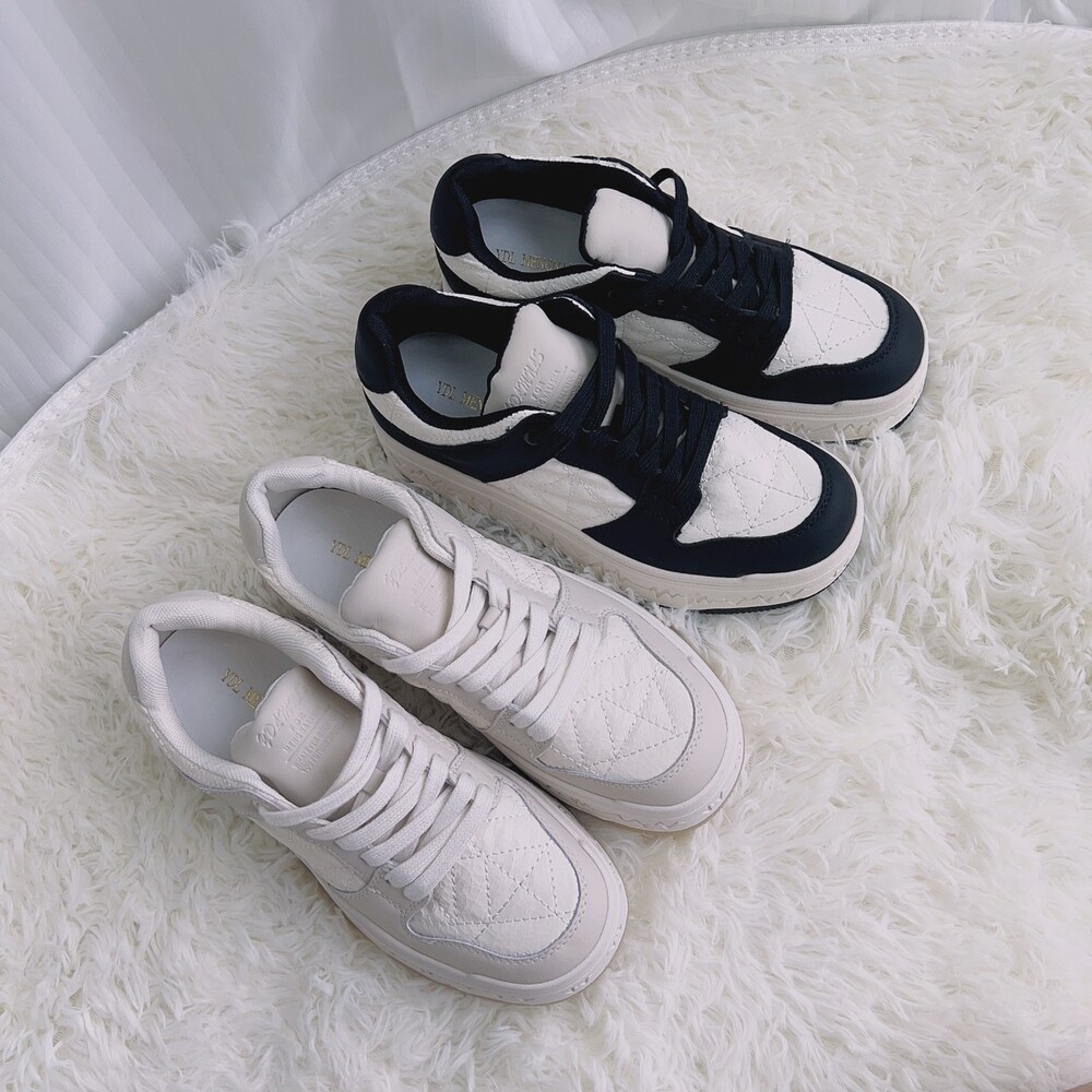 MANI 瑪尼 復古格紋休閒鞋-兩色 黑色.灰白色(休閒鞋)