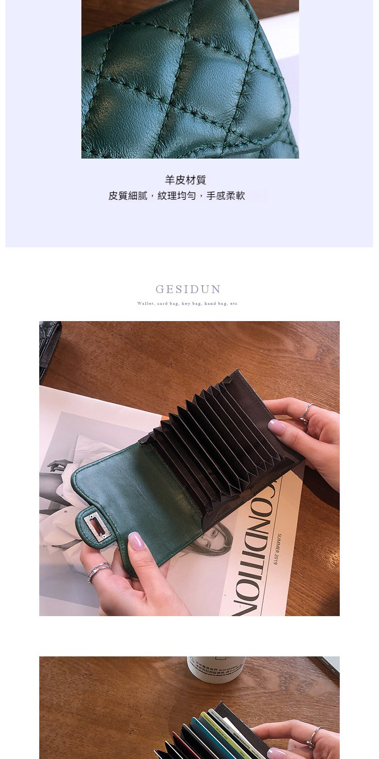 羊皮材質 皮質細膩,紋理均勻,手感柔軟 