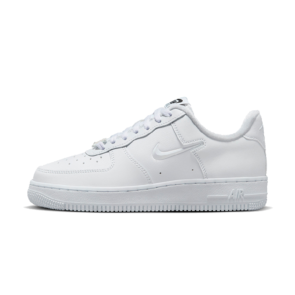 NIKE 耐吉 WMNS AIR FORCE 1 07 SE