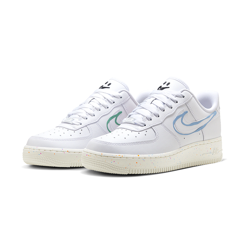 NIKE 耐吉 WMNS Air Force 1 07 LX