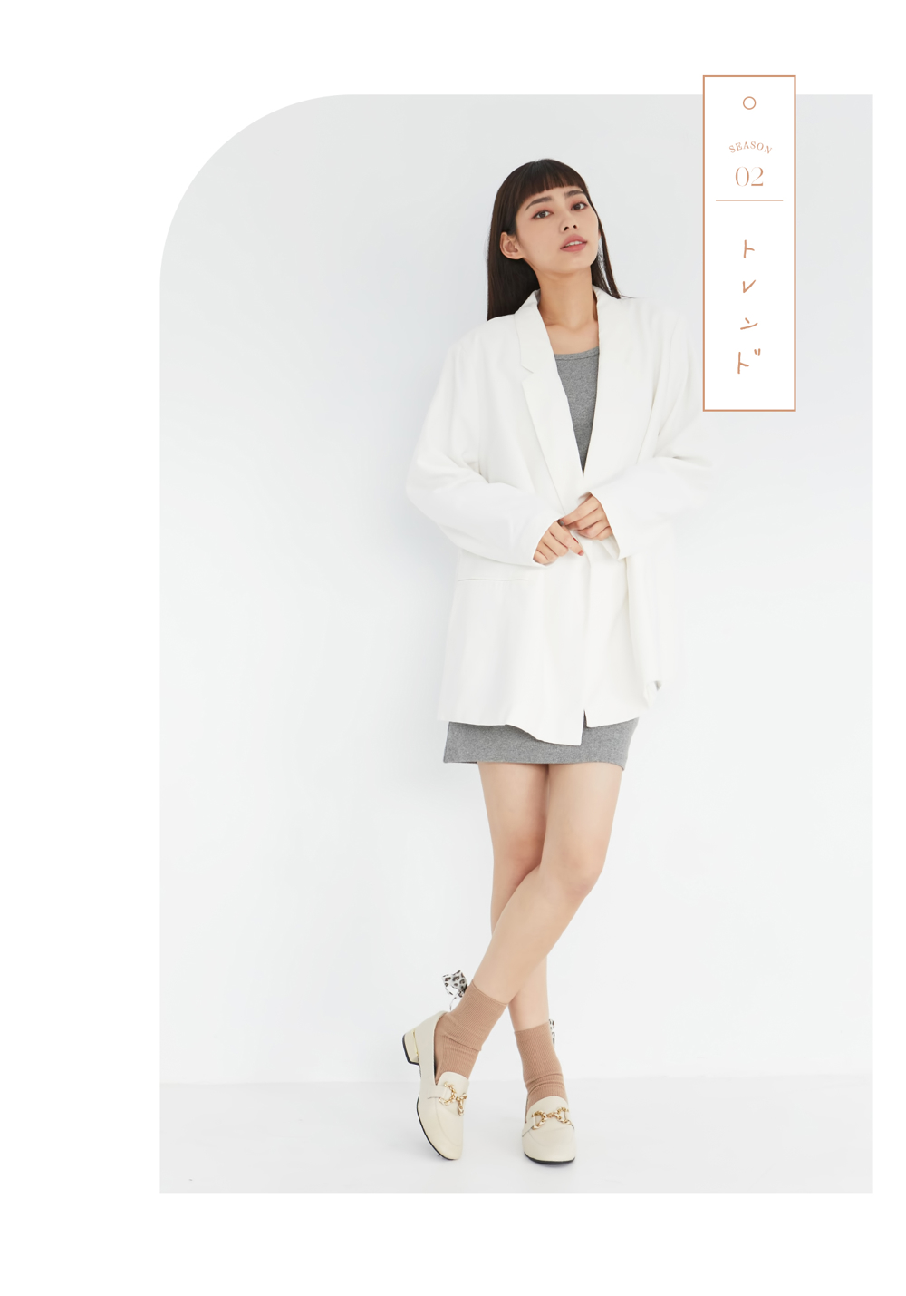 DIANA 2.5 cm質感牛皮金屬鍊條蝴蝶結圓頭樂福低跟鞋