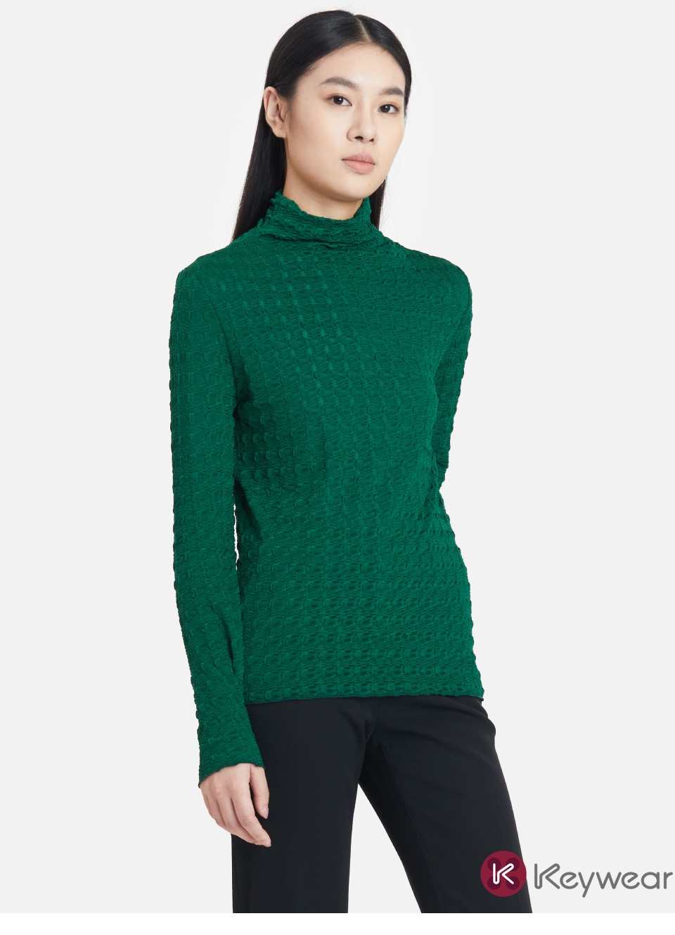 KeyWear 奇威名品 立體壓紋親膚高領上衣(共2色)折扣