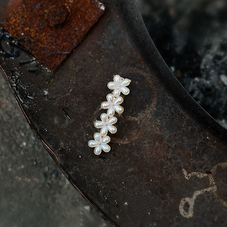 MOON MOON ACC. ｜彈簧夾｜迷失 • 炫彩珍珠小