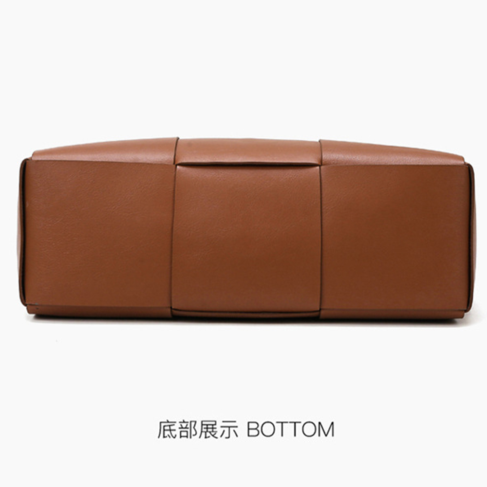 底部展示 BOTTOM 