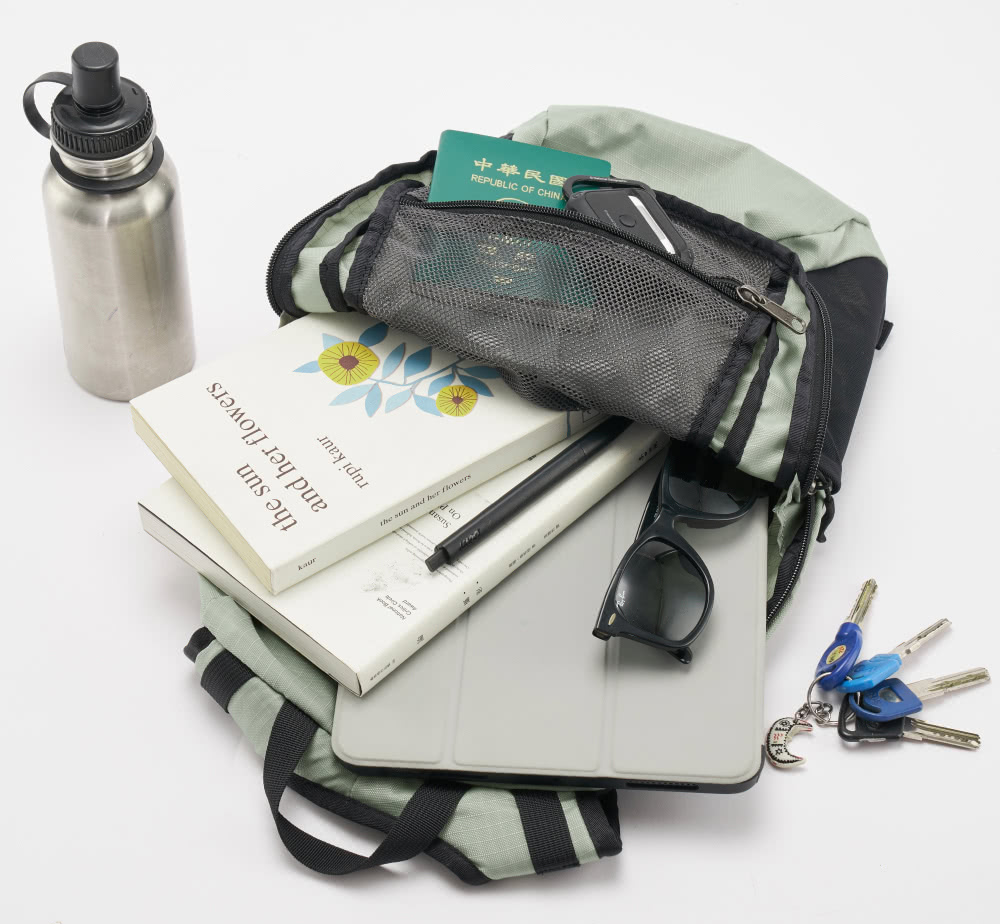 the sunand her flowersrupi kaurthe sun and her flowers中華民國REPUBLIC OF CHIN