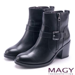【MAGY】紐約街頭時尚 個性騎士皮帶釦環粗跟短靴(黑色)