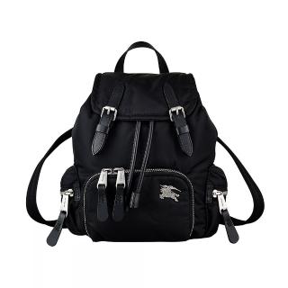 【BURBERRY 巴寶莉】BURBERRY THE RUCKSACK戰馬LOGO尼龍扣式斜背後背包(小/黑)