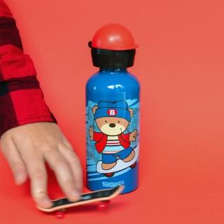 【SIGG】瑞士百年 SIGG 兒童冷水壺 400ml - 滑板熊(瑞士製造 超輕量冷水瓶)