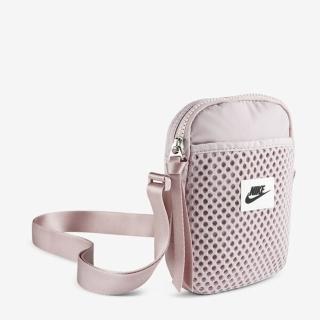 【NIKE 耐吉】SMALL ITEM BAG 洞洞 小包 側背 粉紫(CU2611-516)