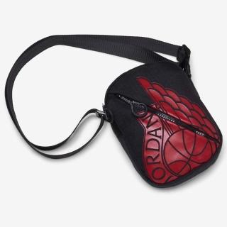 【NIKE 耐吉】黑紅翅膀 Nike Jordan festival bag 小方包 斜背包 側背包 喬丹 AJ(9A0198-023)