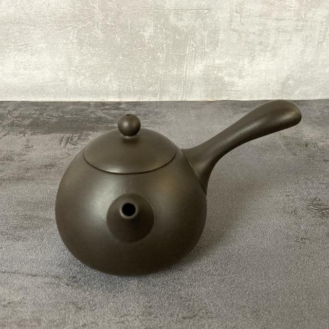 【台灣製造】日式側把壺 260ml 橫手急須壺 鶯歌陶藝之美(茶具 茶壺朱泥 紫砂 段泥 泡茶壺 茶杯)