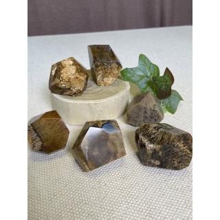 【Cocozy世界水晶原礦】馬達加斯加髮絲瑪瑙隨形(增強免疫力 平衡能量 保平安)