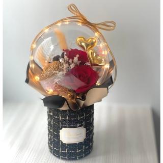 【OSTARA FLORIST 奧斯塔拉花藝】泡泡球小香風愛心永生花束(永生花、波波球、花禮、情人節、七夕、發光)