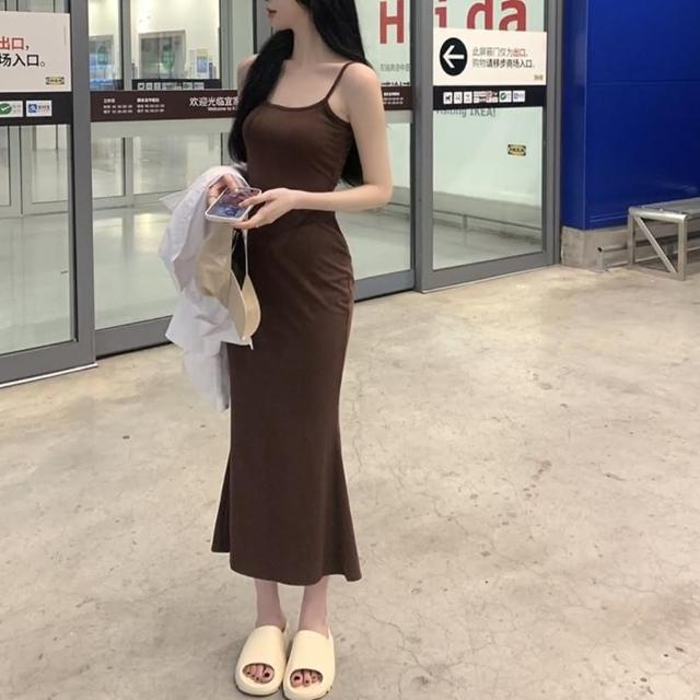 【D.studio】韓版氣質露背長版吊帶連衣裙(連身裙 洋裝 套裝 女裝 裙裝 小可愛 背心 S251)