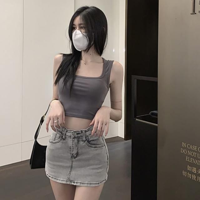 【D.studio】韓版性感方領露鎖骨運動背心(帶胸墊免穿內衣運動上衣小可愛 女裝衣服短版上衣短板上衣 V275)