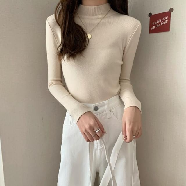 【D.studio】韓版溫柔風半高領彈性顯瘦針織上衣(毛衣長袖上衣女裝衣服顯瘦上衣長袖t恤冬裝 發熱衣 W145)