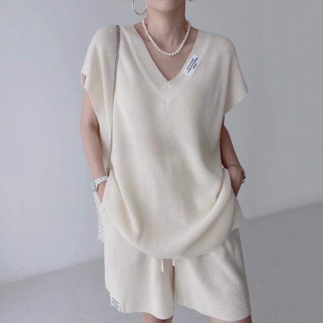 【MsMore】韓國chic甜美V領寬鬆短袖針織衫+抽繩高腰休閒闊腿短褲兩件式套裝#121046(米/黑/粉/卡其)