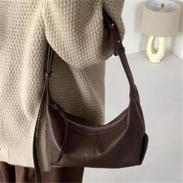 【LEEHER】羊皮包包/餃子包/斜背包/真皮包包/單肩包/腋下包/高級感/軟皮包/銀色包包/包包/