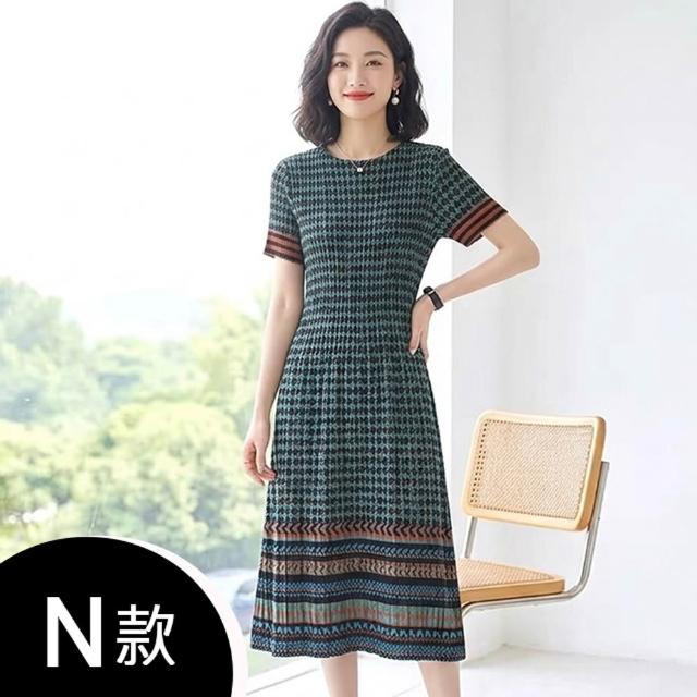 【K.W.】MOMO限定春季新品韓國簡約三宅風輕褶衣洋裝(壓褶 中大尺碼 短袖 輕薄 小香風)