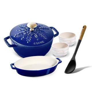 【STAUB】深藍色雪花雕花琺瑯鑄鐵鍋和食鍋16cm贈矽膠分菜匙＋陶瓷烤盤碗3件組(德國雙人牌集團官方直營)