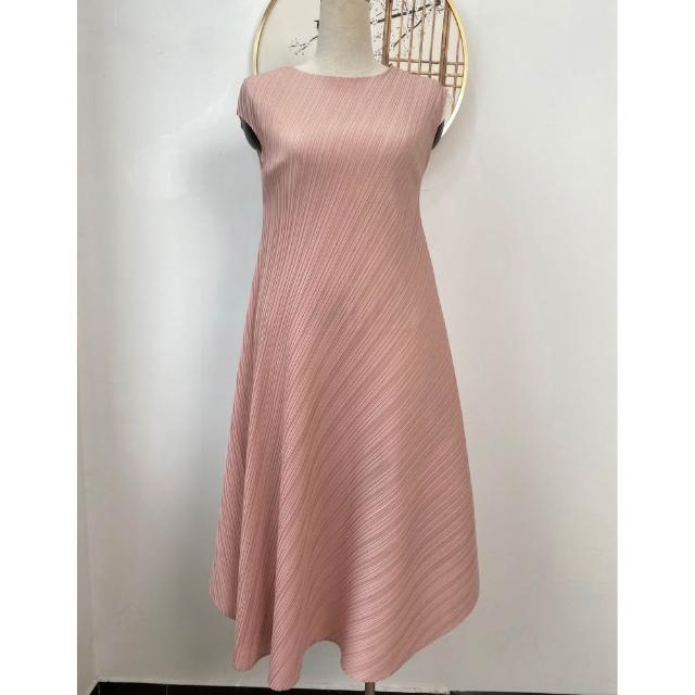 【巴黎精品】現貨+預購 三宅風皺褶衣連身裙壓褶洋裝大尺碼女裝連衣裙(時尚無袖背心女裙子3款b1a62 C)