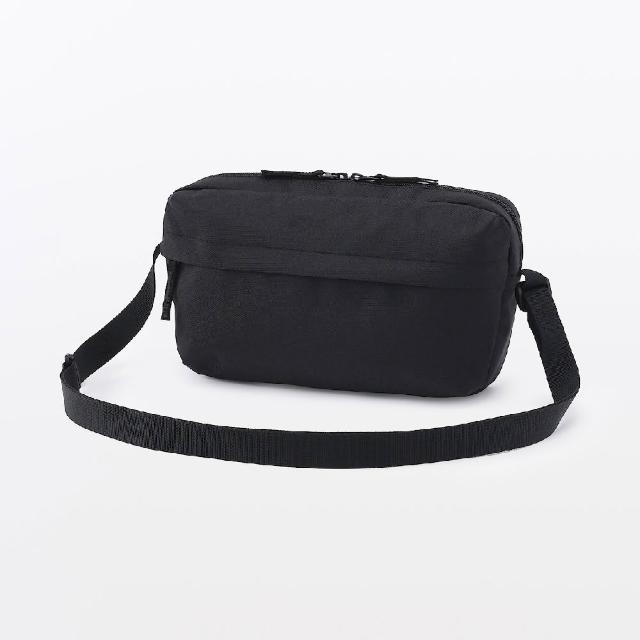 【MUJI 無印良品】撥水加工再生聚酯纖維背面附口袋肩背包(灰色/黑色/淺米/摩卡棕)