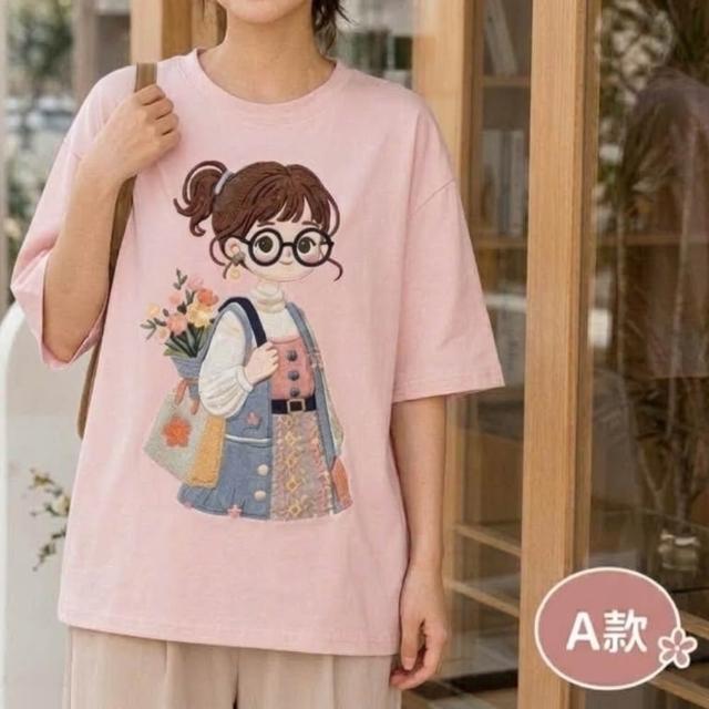 【LANNI 藍尼】現貨 買一送一 卡通印花寬鬆圓領T恤(女裝/短袖上衣/休閒/百搭/日系/通勤)