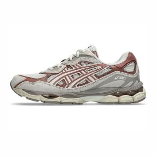 【asics 亞瑟士】GEL-NYC 男女 休閒鞋 復古 麂皮 流行 米灰 磚紅(1203A383-121)