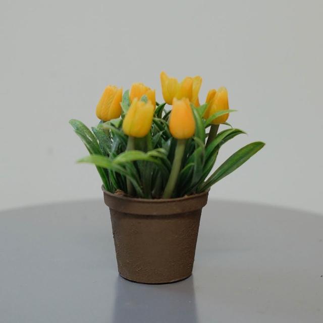 【靚白家居】鬱金香盆景 人造盆栽 (人造花 仿真花 花禮 裝飾花 桌面盆栽 室內佈置 居家裝飾 假花 人造植物)